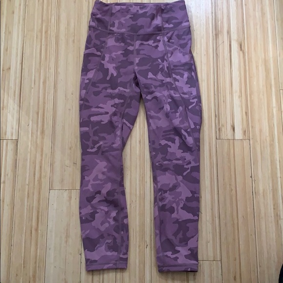 LULU LEMON - Purple Camo SET *SOLD OUT ONLINE* - Picture 5 of 7